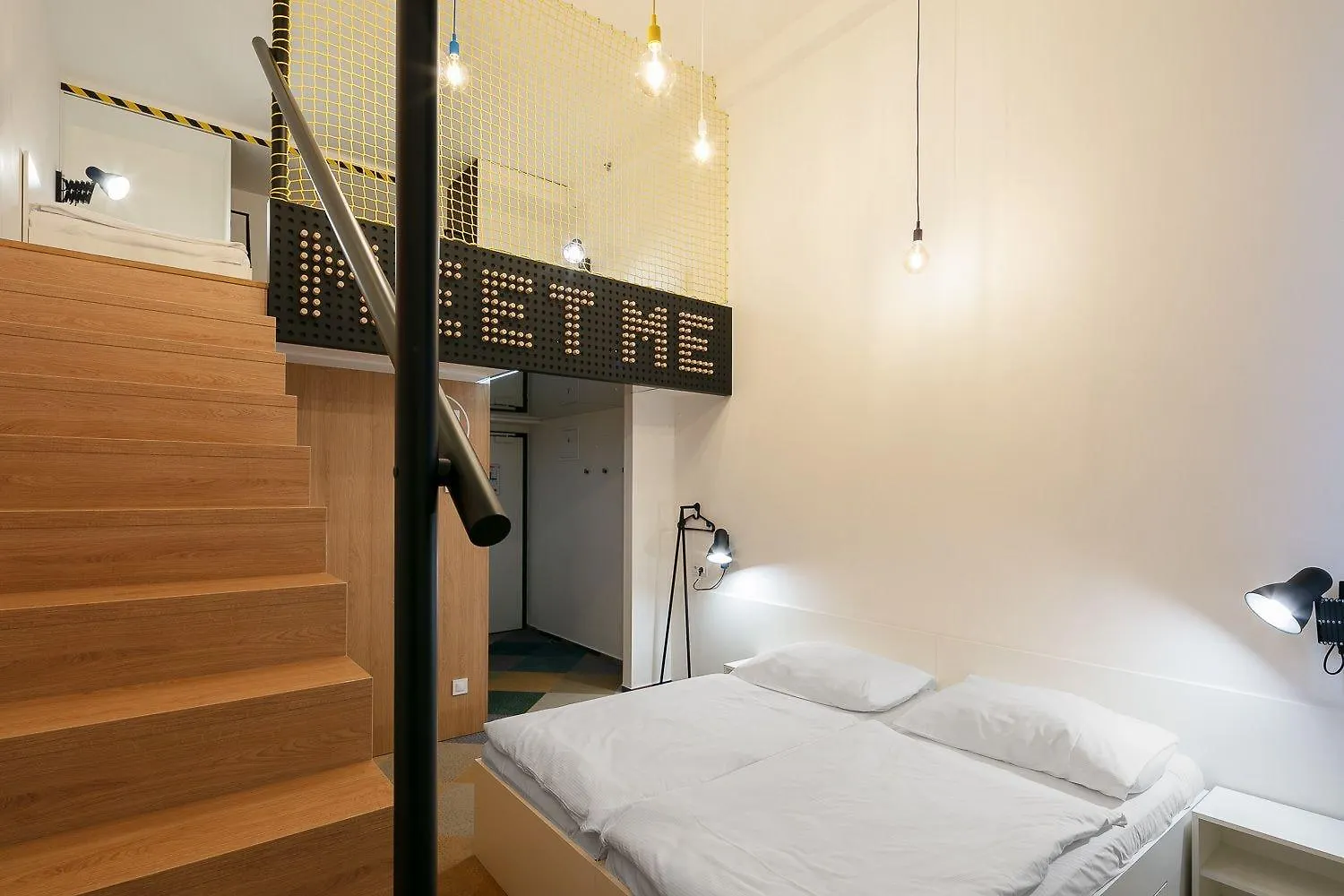 MeetMe23 Hotel Praag 3*,